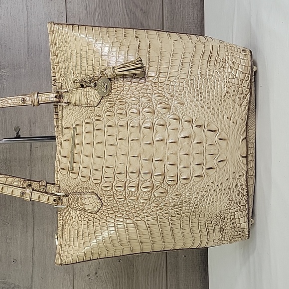 Large Brahmin Tan Croc Embossed Tote Shoulder Bag - Picture 2 of 14